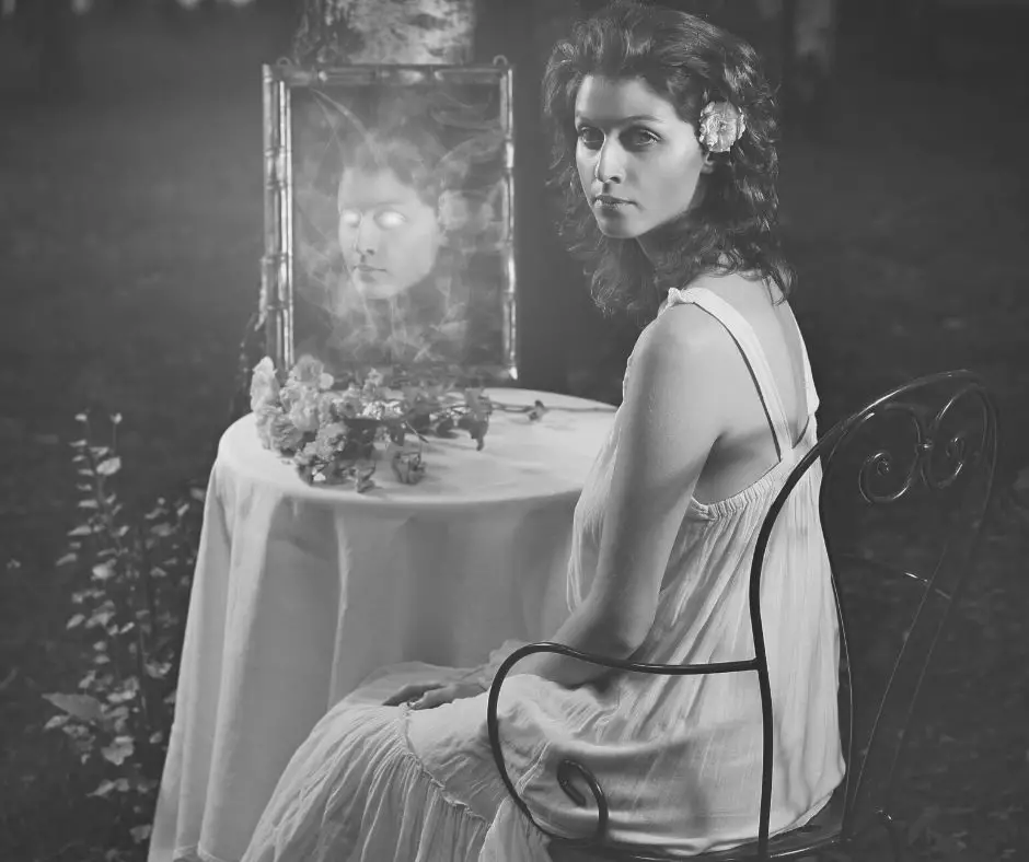 What black mirrors are made of Friendly Specter